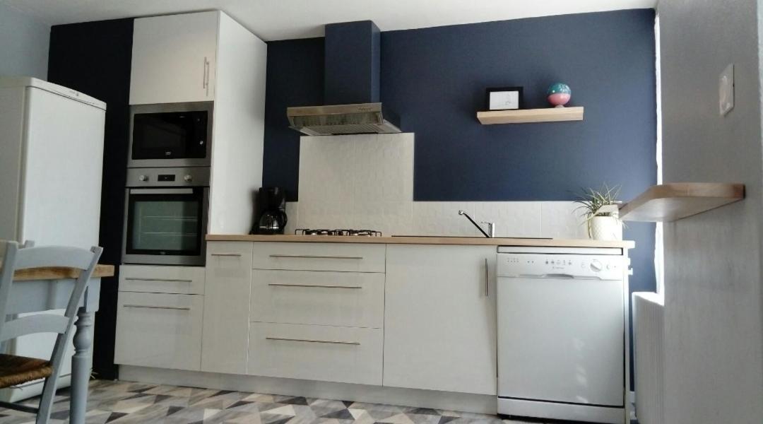 Maison De Village Goutrens Extérieur photo